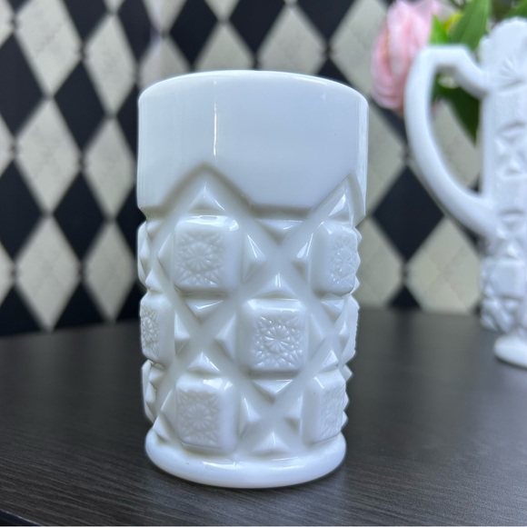 Moon & Stars Milk Glass Pitcher and 3 Tumblers Set L.E. Smith Vintage Luxury - Picture 7 of 7